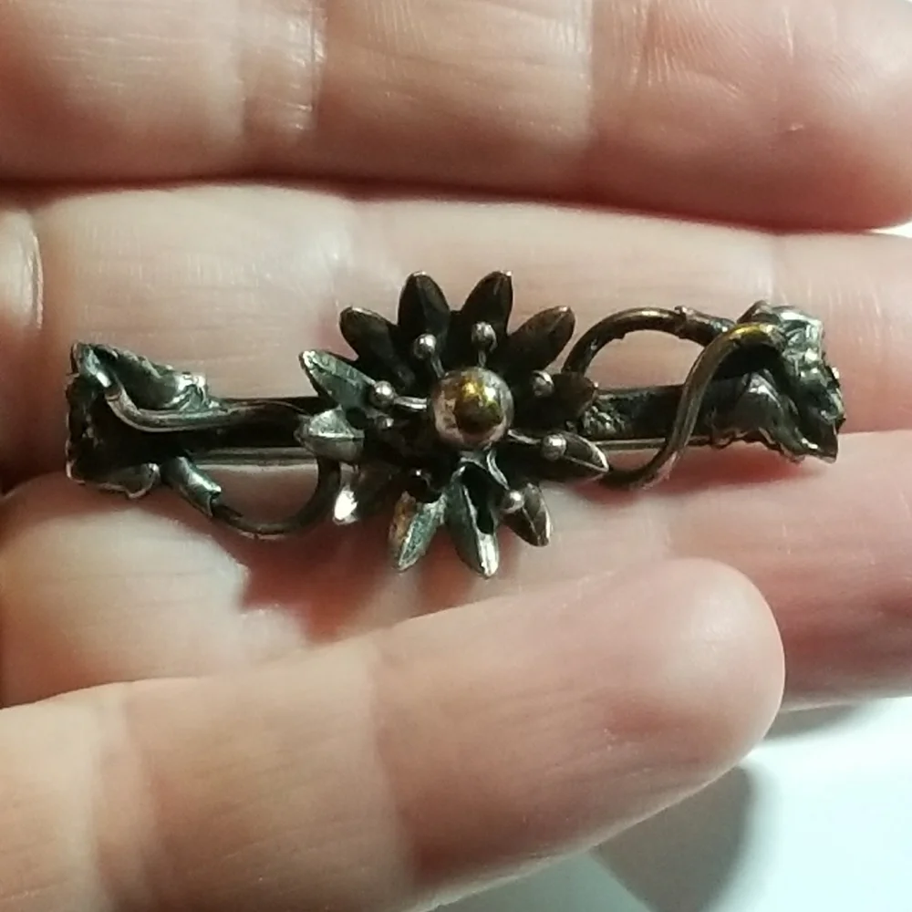 Vintage Art Nouveau flower brooch silver tone pin